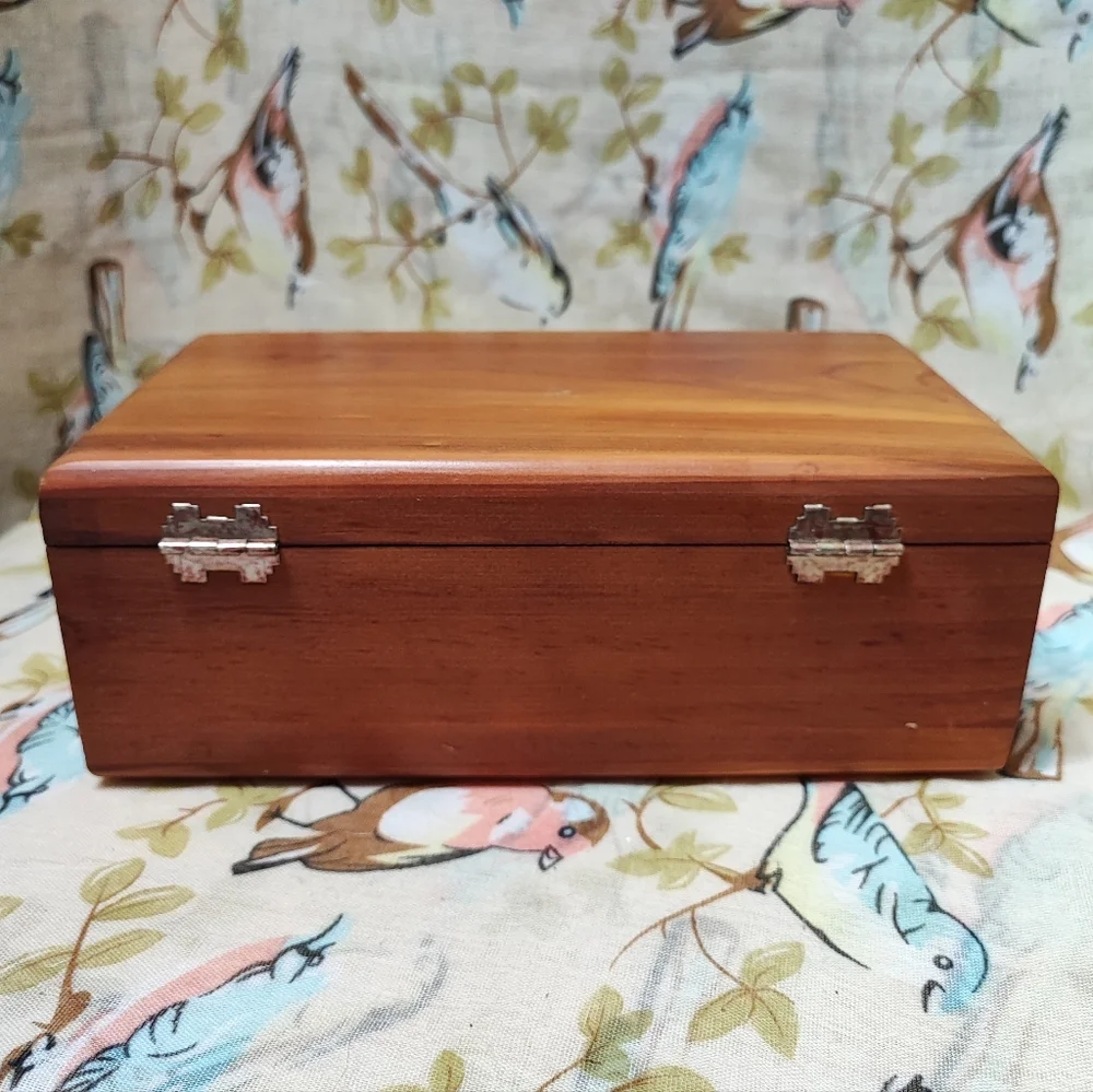 Lane Cedar Chest Salesman Sample Wood Jewelry Craft Stash Box *FLAW* NO KEY